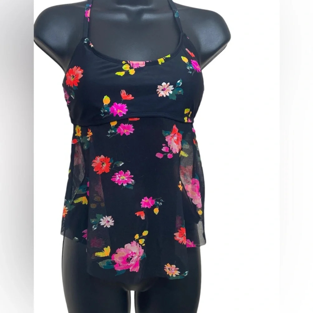 NWT|| Floral Tankini Bathing Suit Top. With mesh on bottom. Size Medium.